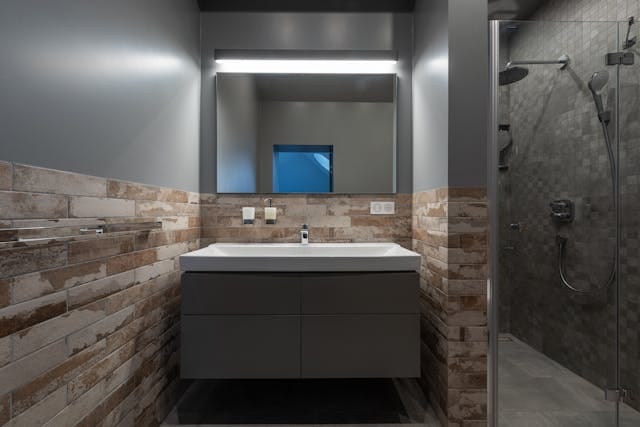 6 Reasons to Upgrade Your Wall Surrounds: A Chip Gaines-Style Story Worth Building